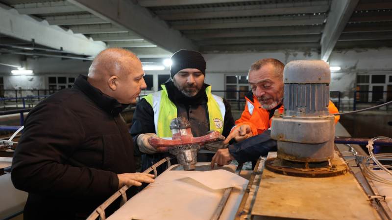Kavga ettiği amcasını sokak ortasında tabancayla vurdu