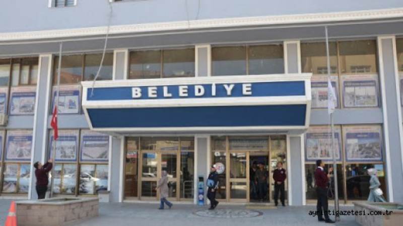 Kavga ettiği amcasını sokak ortasında tabancayla vurdu