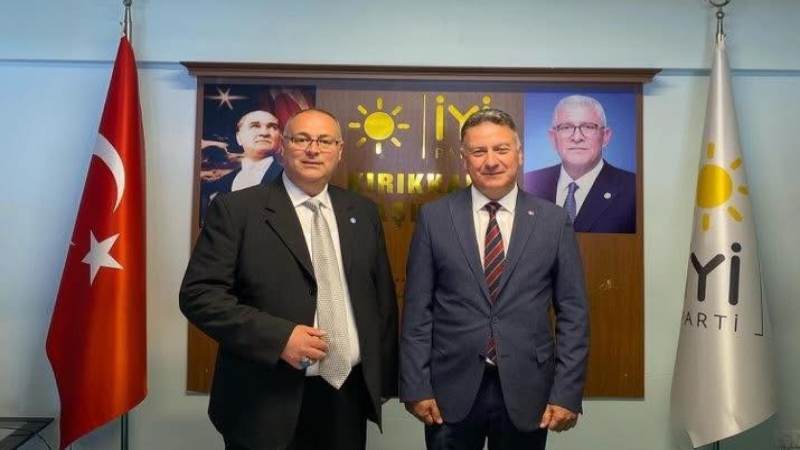 Kavga ettiği amcasını sokak ortasında tabancayla vurdu