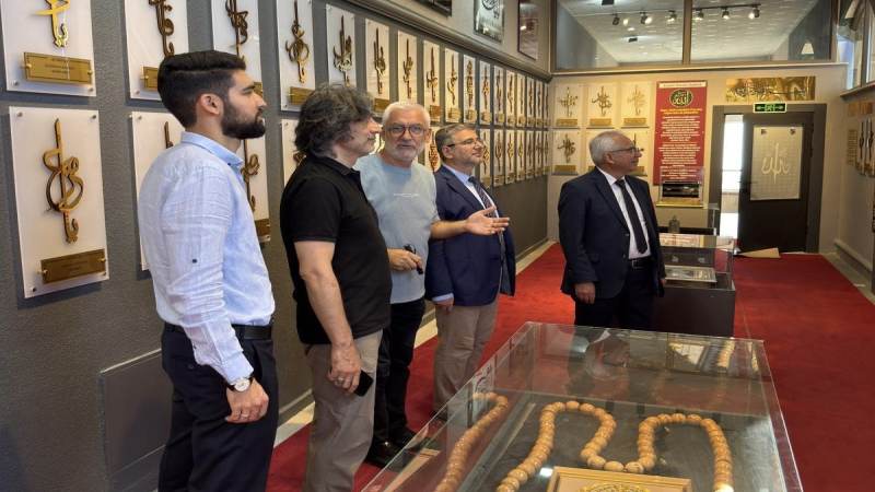 Kavga ettiği amcasını sokak ortasında tabancayla vurdu