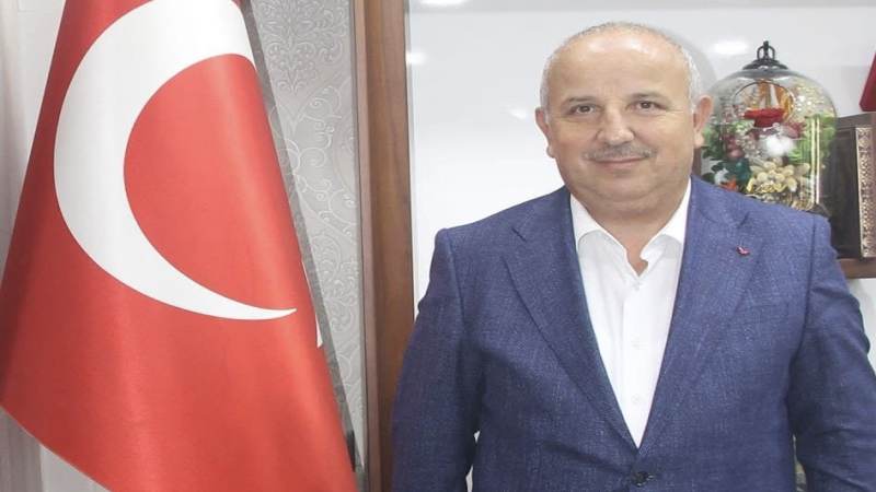 Kavga ettiği amcasını sokak ortasında tabancayla vurdu