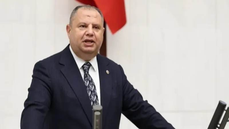 Kavga ettiği amcasını sokak ortasında tabancayla vurdu